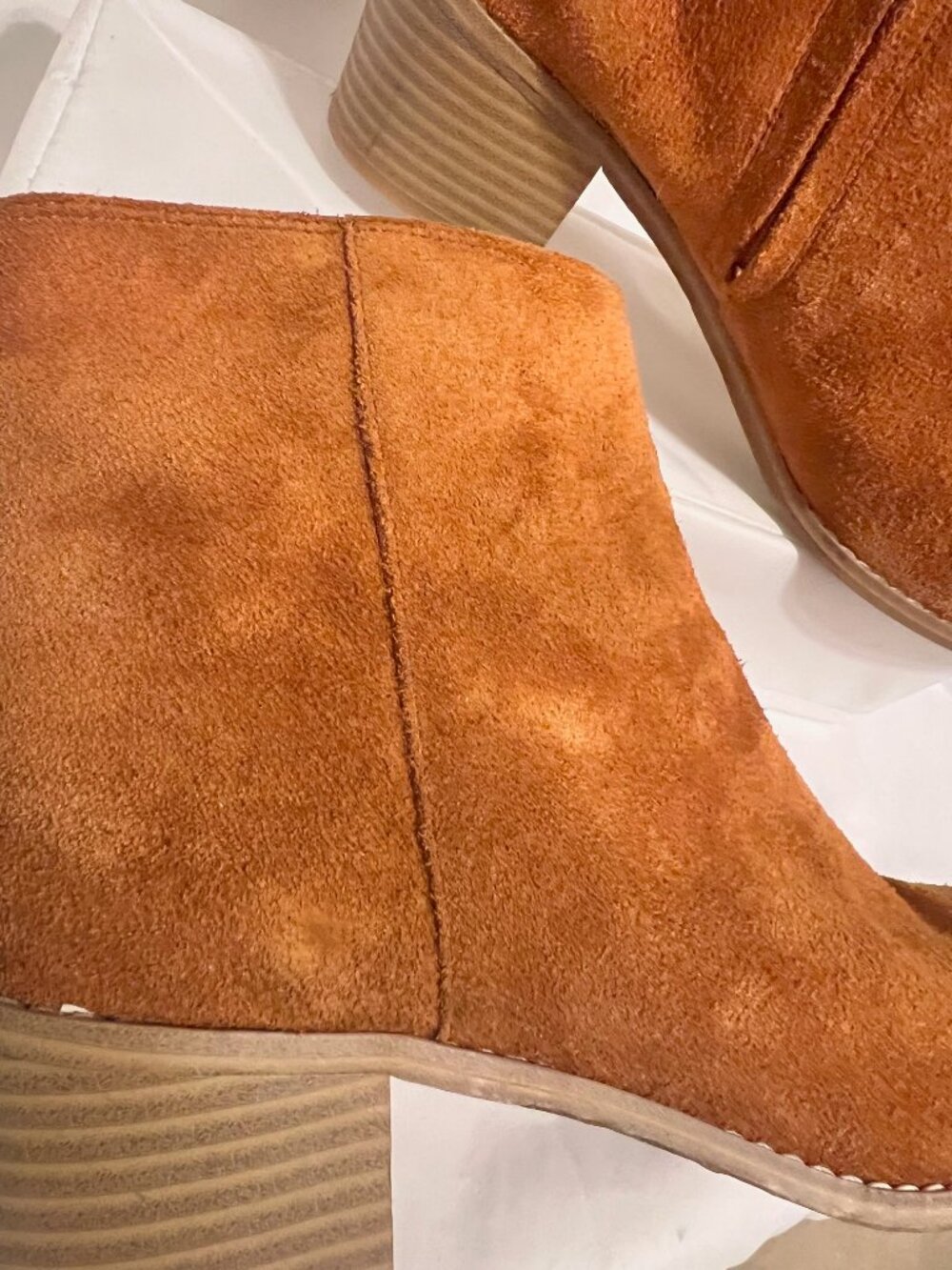 Clarks Somerset Orange Suede Feel Ankle 2" Heeled Bootie Boots-Size 11-Gold Zip - Picture 7 of 14
